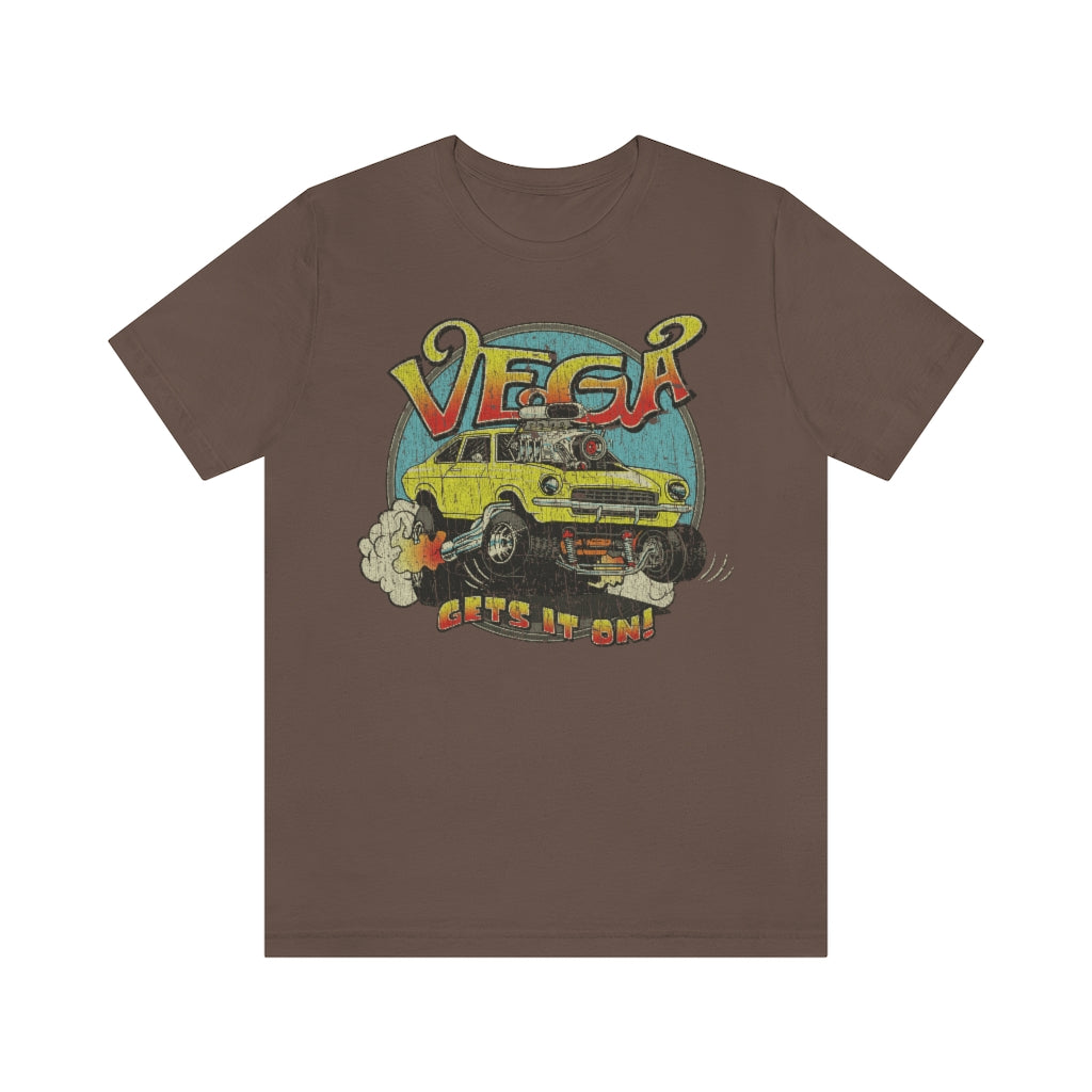 Muscle Vega Gets It On 1971 Vintage Men's T-Shirt
