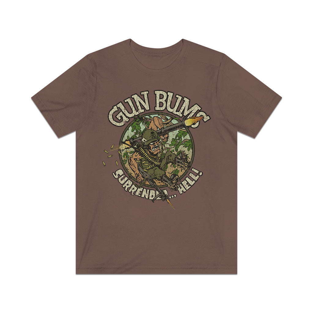 Gun Bums, Surrender... Hell! 1967 Vintage Men's T-Shirt