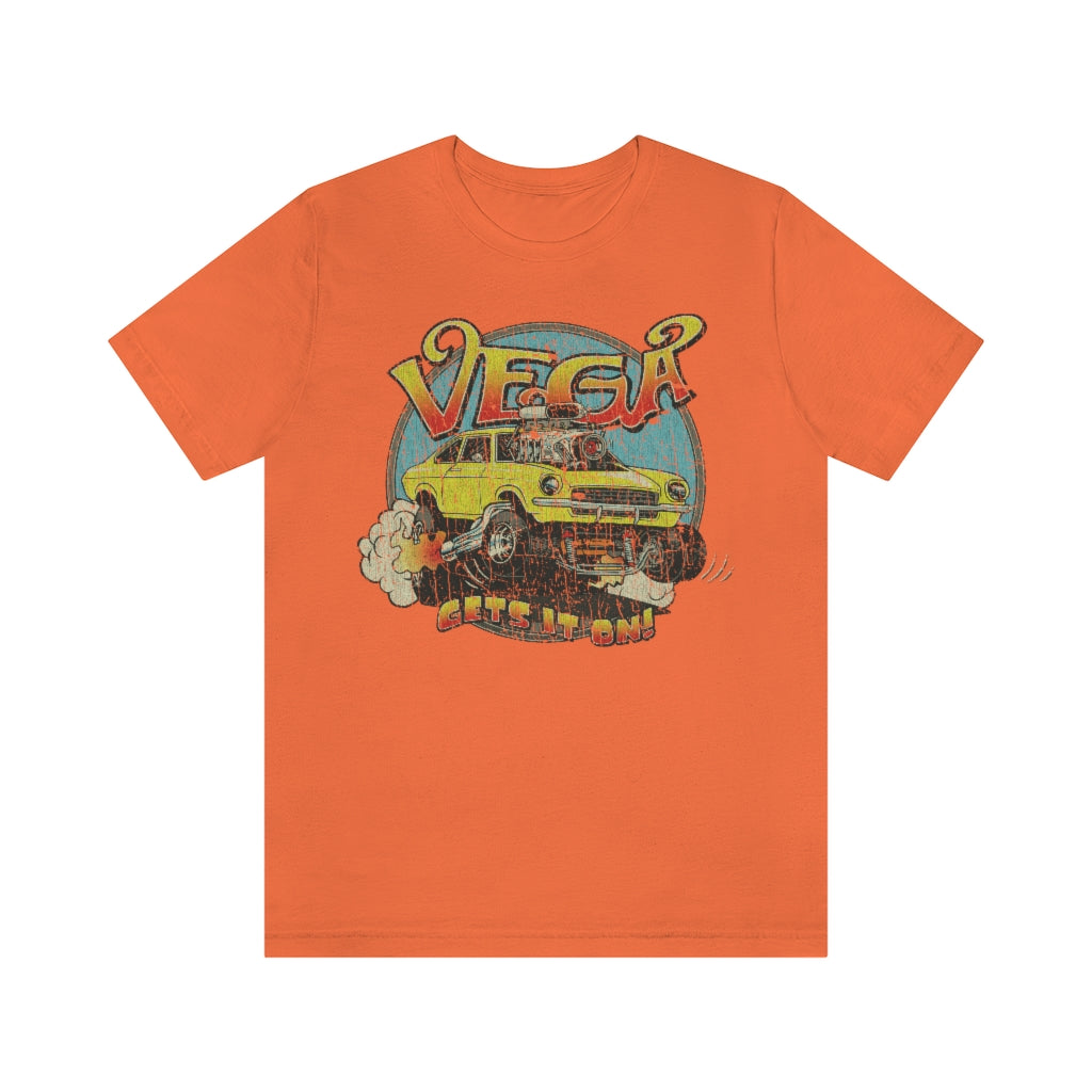 Muscle Vega Gets It On 1971 Vintage Men's T-Shirt