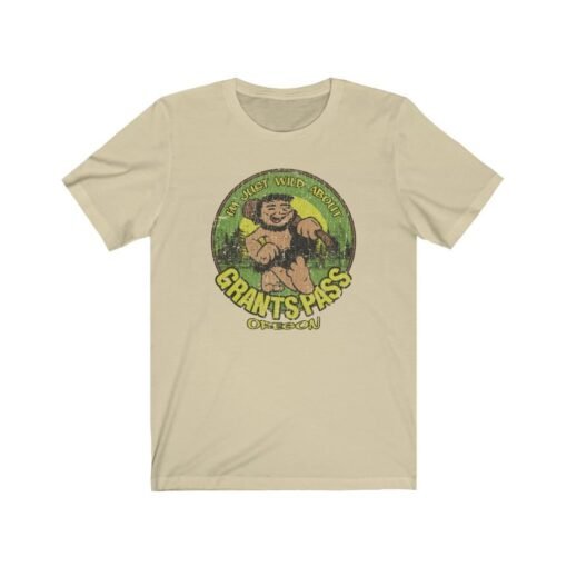 Wild About Grants Pass 1971 Vintage Men's T-Shirt - Image 4